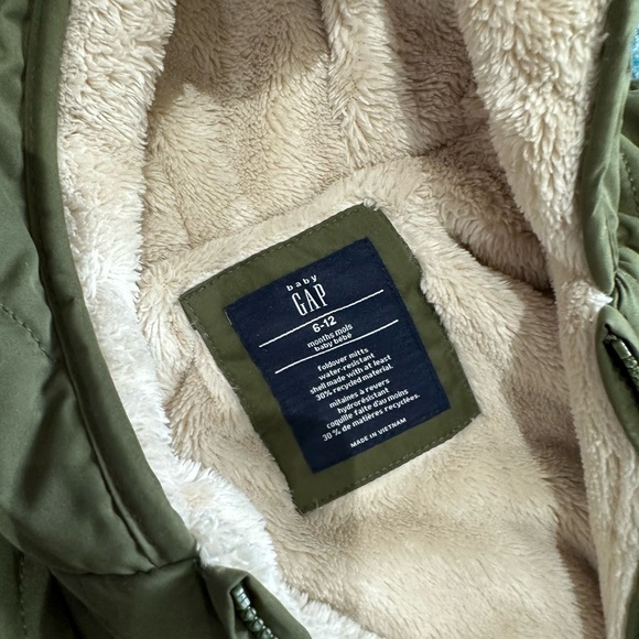 Gap baby snow suit size 6-12 months - Picture 2 of 4